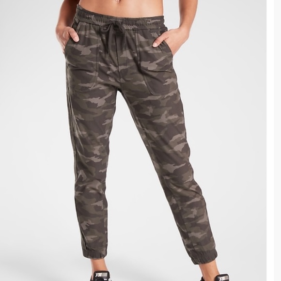 Athleta Pants - Athleta Camo Farallon Joggers